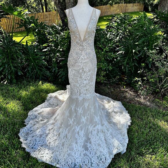 Isabelle Armstrong Joey Trumpet Wedding Gown size 4?  Beading Lace Deep V - Picture 4 of 16